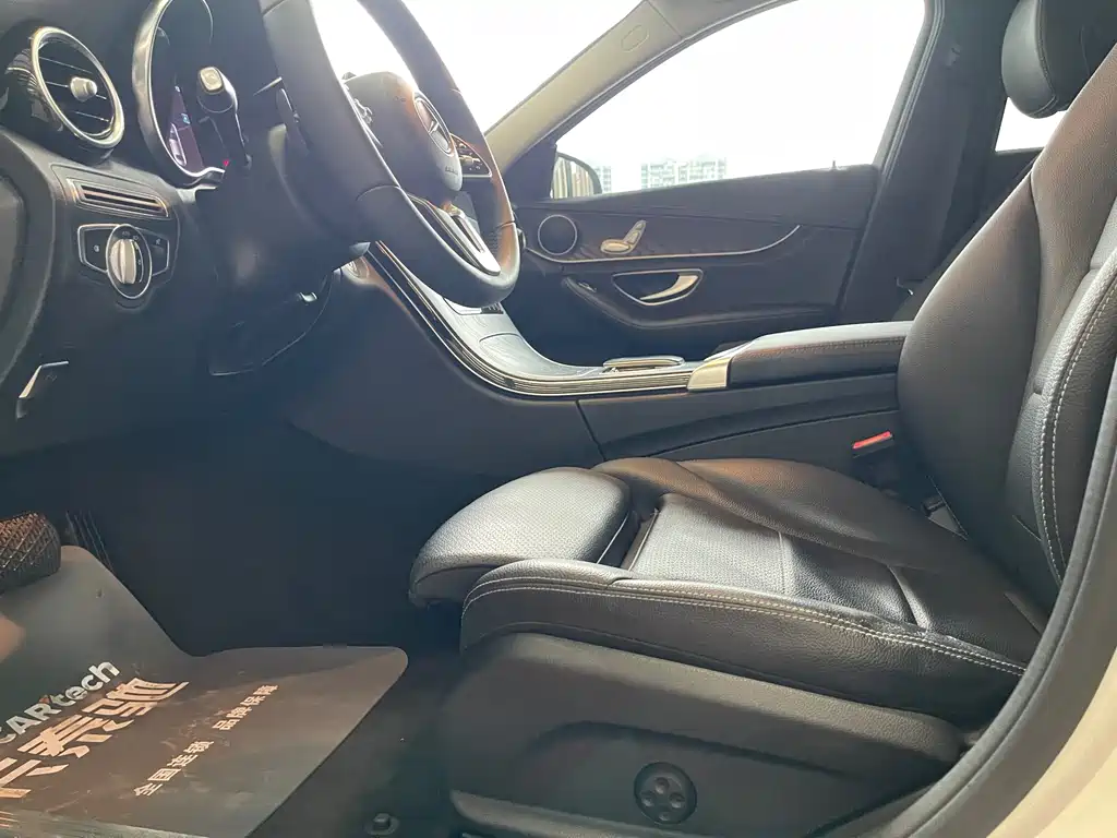 Mercedes-Benz C-Class — миниатюра 12