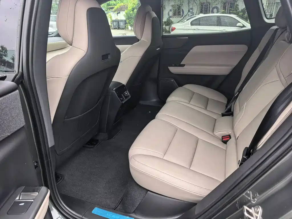 Volvo гибрид Volvo XC70 plug-in — миниатюра 13