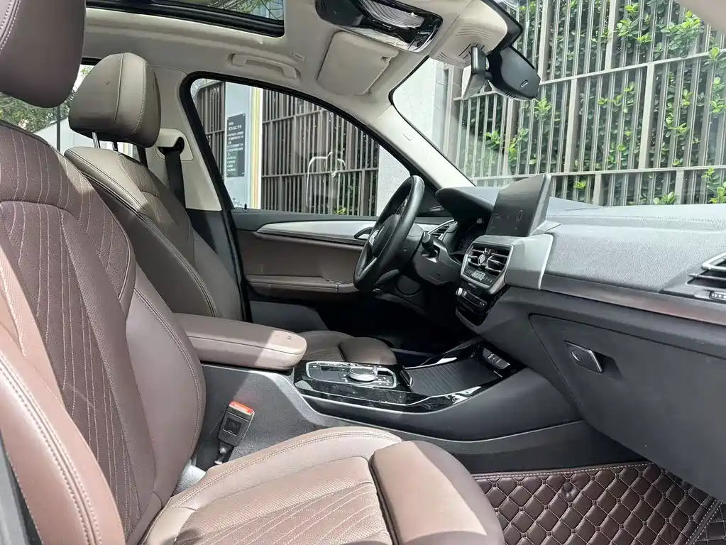 BMW iX3 — миниатюра 14