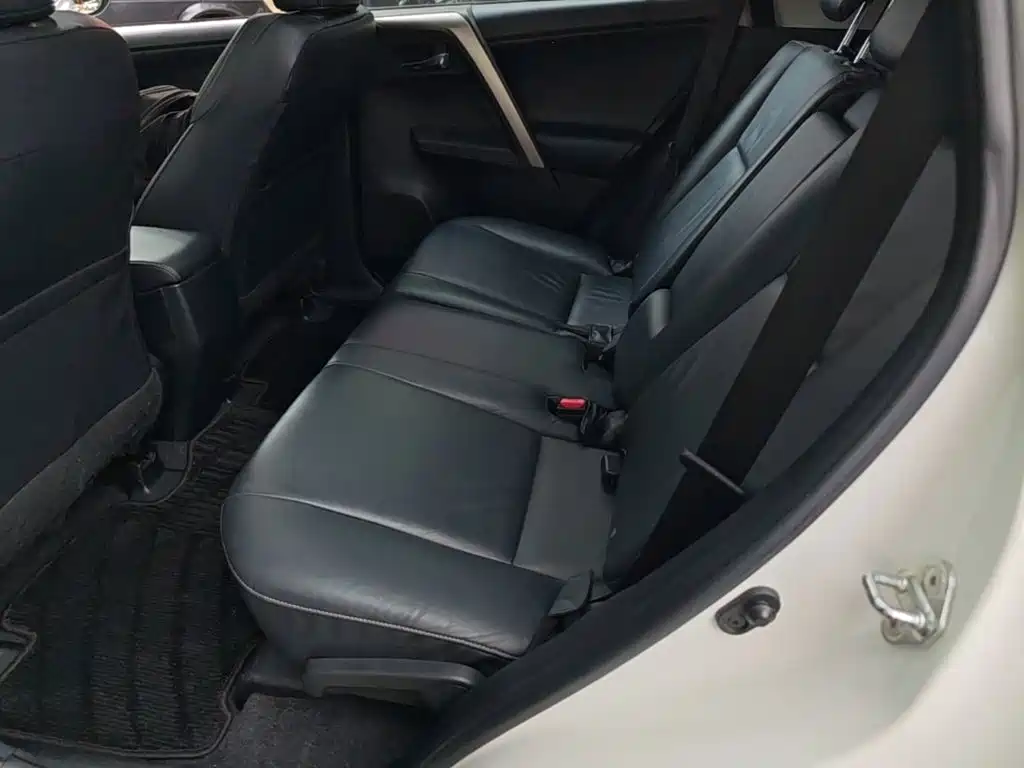 Toyota RAV4 — миниатюра 17