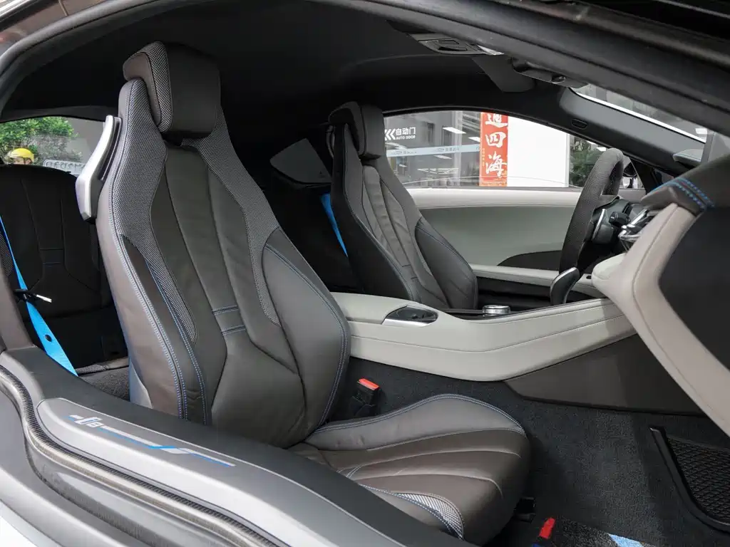 BMW i8 — миниатюра 6