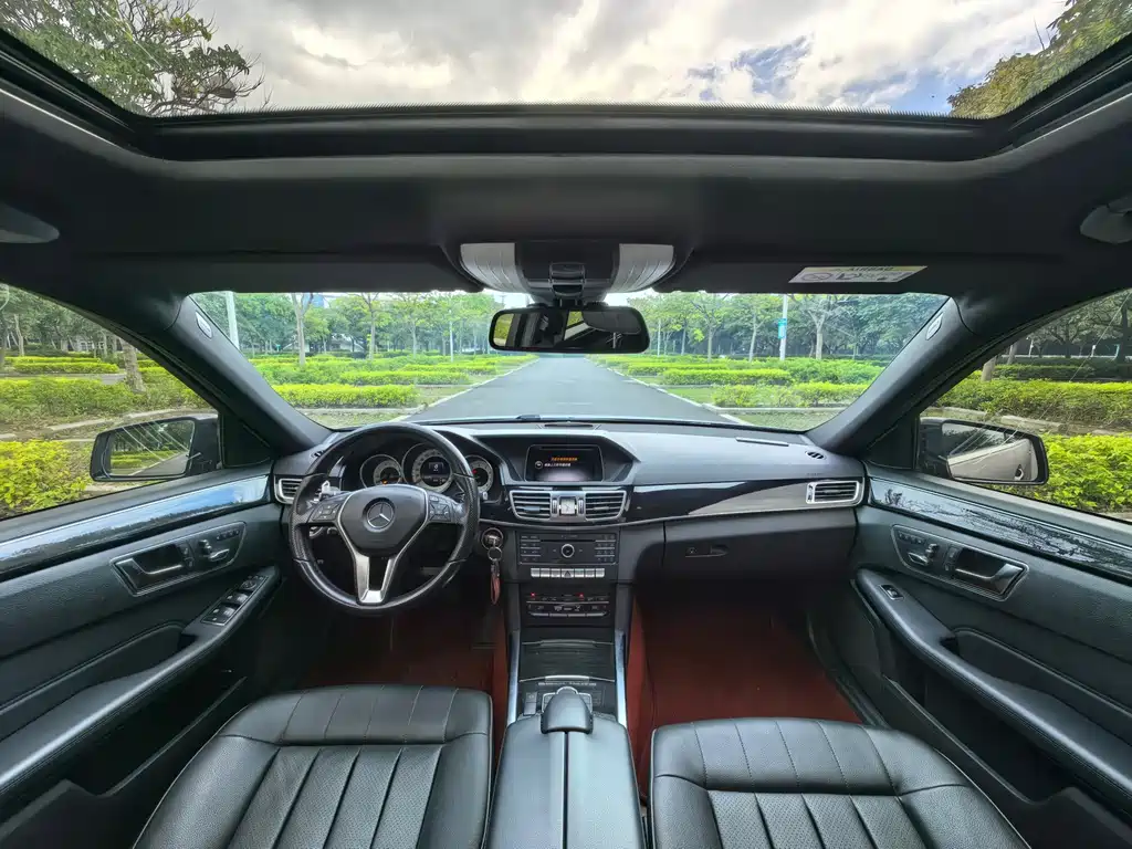 Mercedes-Benz E-Class — миниатюра 6
