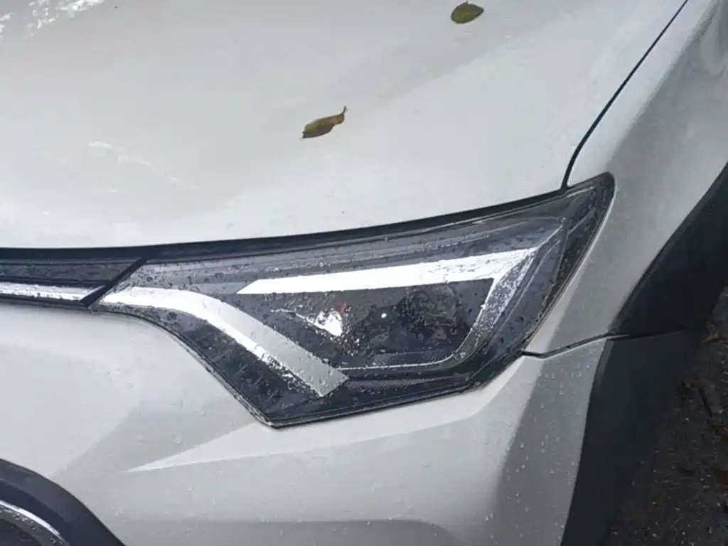 Toyota RAV4 — миниатюра 24