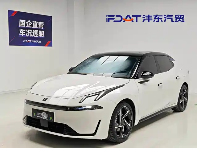 2025 Lynk & Co 07