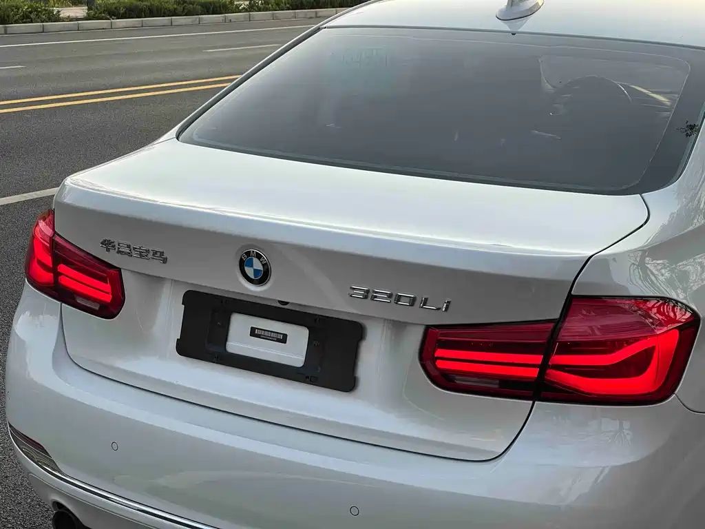 BMW 3 Series — миниатюра 17