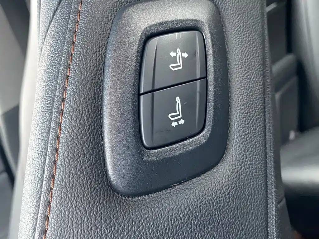 Toyota Camry — миниатюра 24