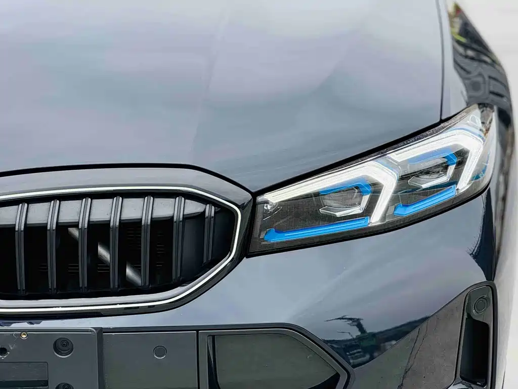 BMW 3 Series — миниатюра 12