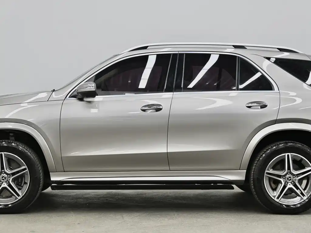 Mercedes-Benz GLE (Import) — миниатюра 24