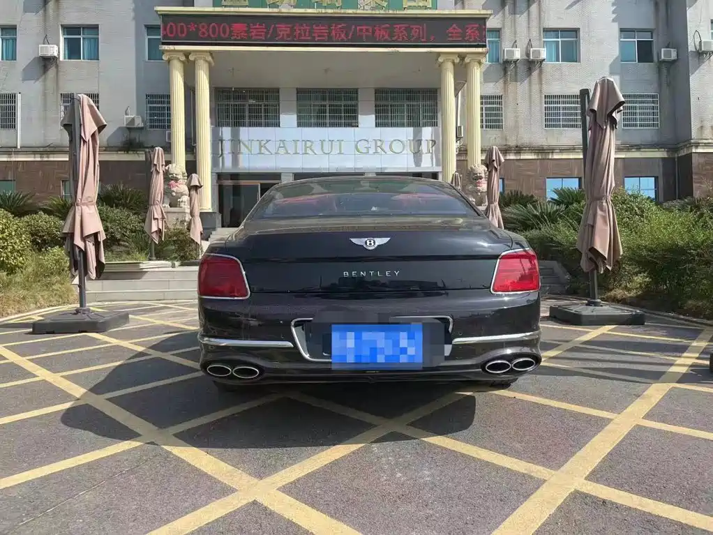 Bentley Flying Spur — миниатюра 10