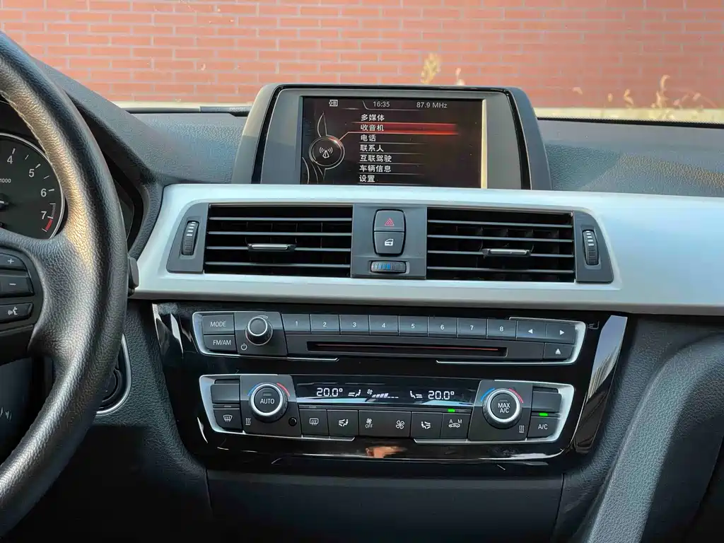 BMW 3 Series — миниатюра 12