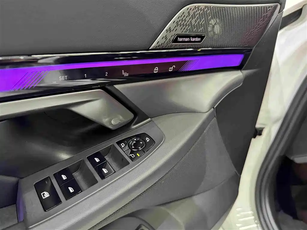 BMW 5 Series — миниатюра 10