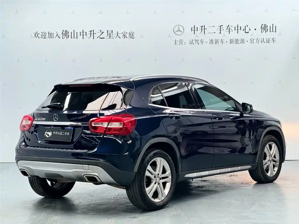 MERCEDES-BENZ GLA