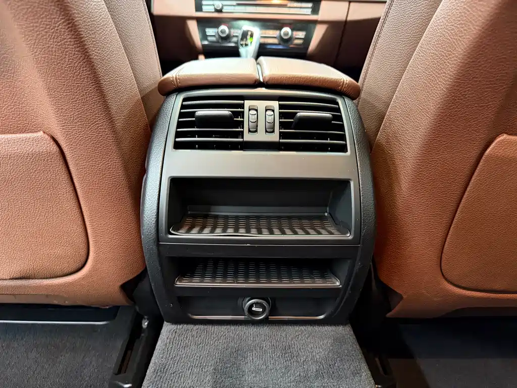 BMW 5 Series — миниатюра 20