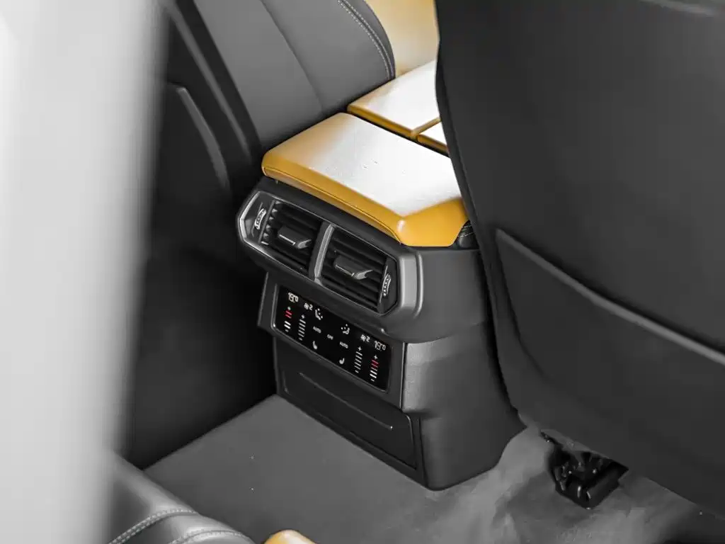 Lamborghini Urus — миниатюра 7