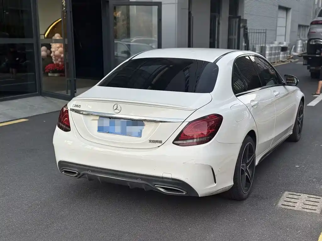 Mercedes-Benz C-Class — миниатюра 8