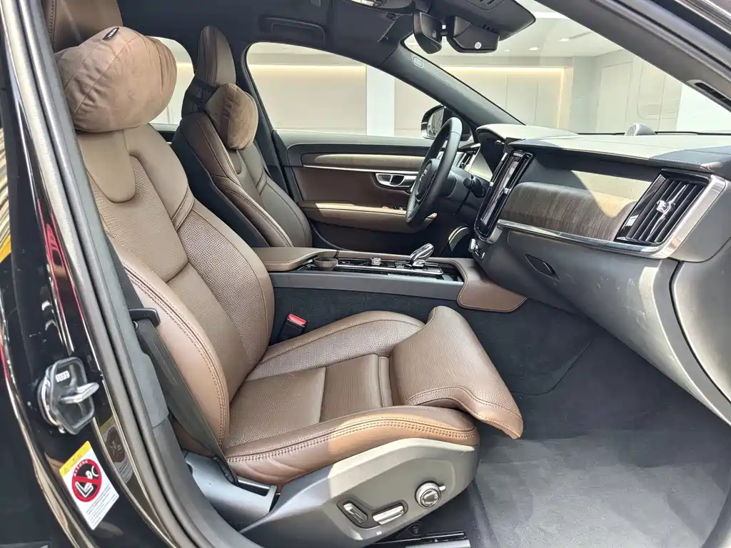 Volvo S90 — миниатюра 10