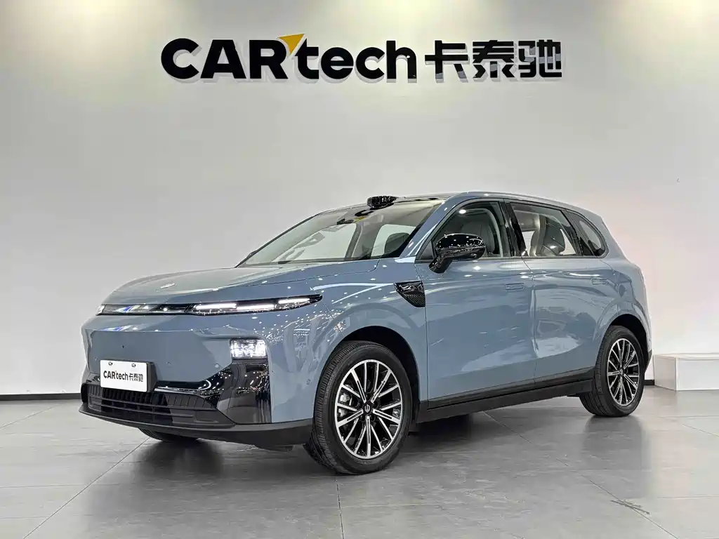 2025 Leapmotor B10 - zdjęcie 1 z 27