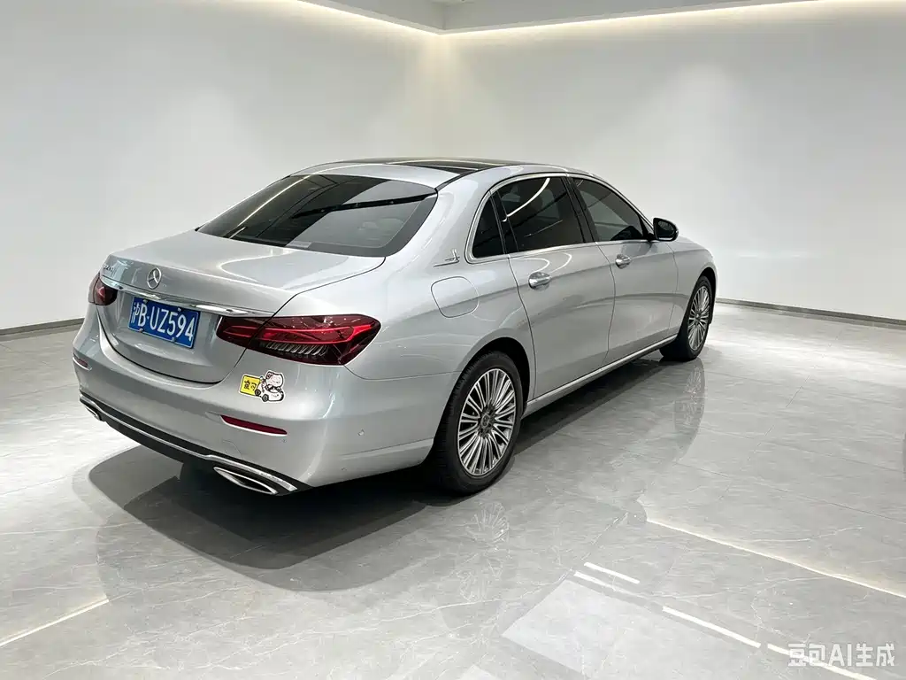 Mercedes-Benz E-Class — миниатюра 2