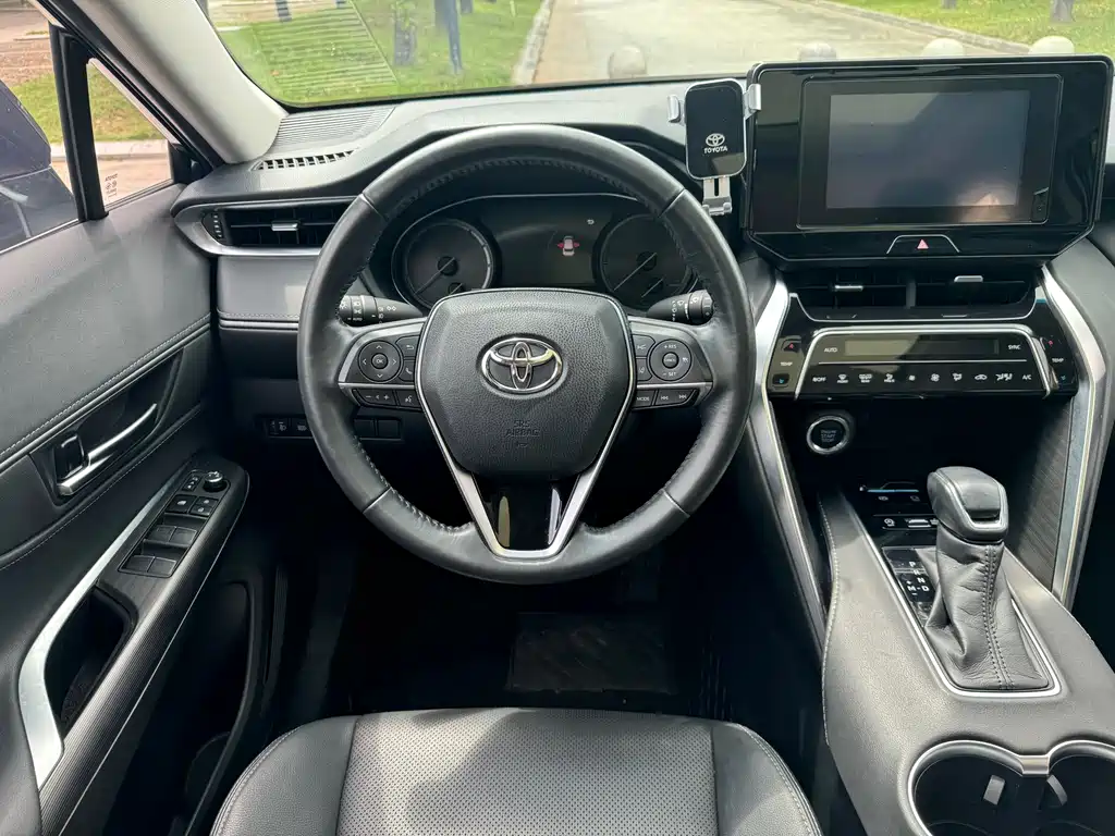 Toyota Harrier — миниатюра 10