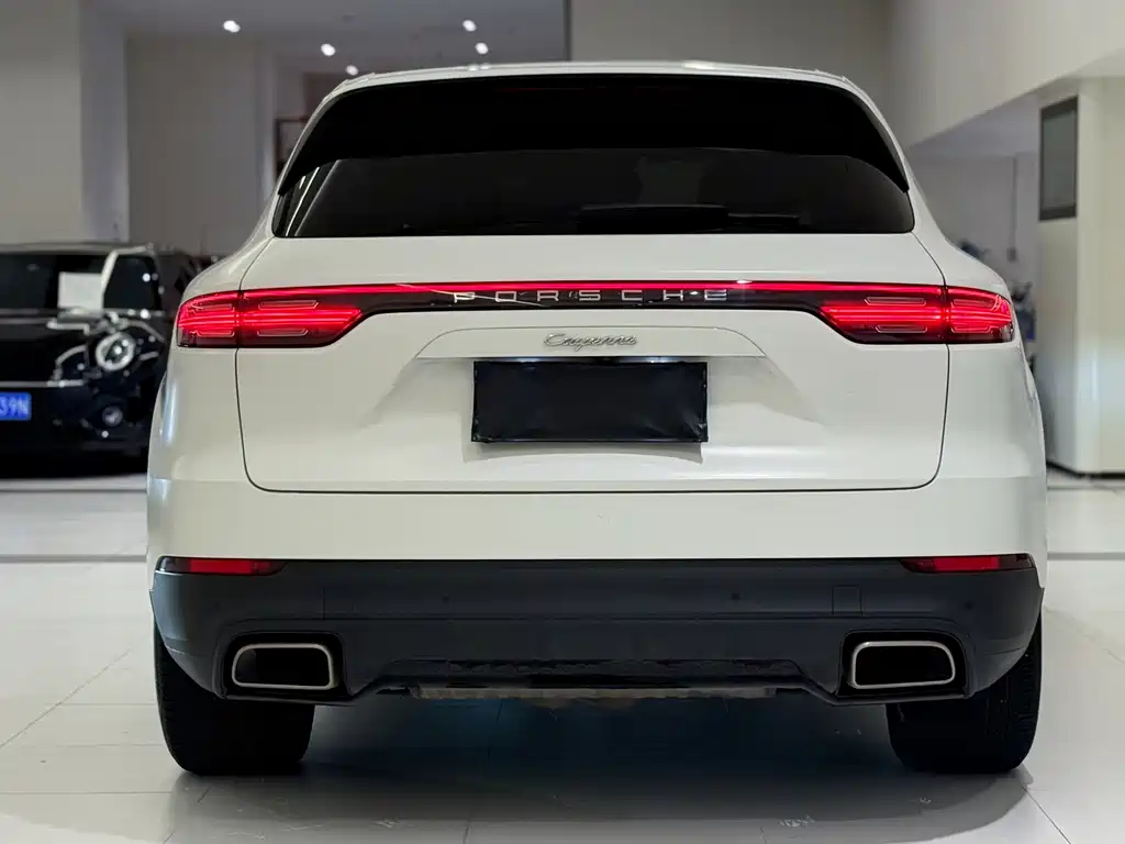 Porsche Cayenne — миниатюра 7