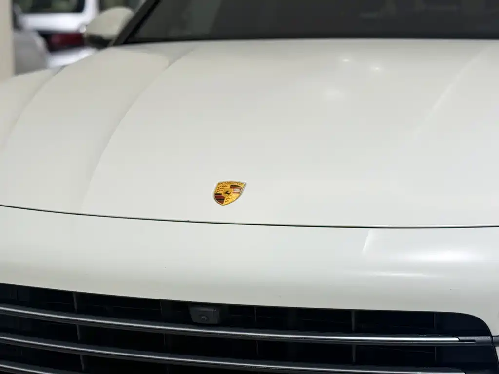 Porsche Cayenne — миниатюра 10
