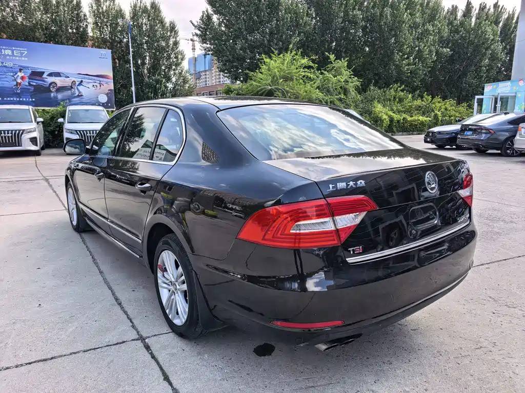 Skoda Superb — миниатюра 8