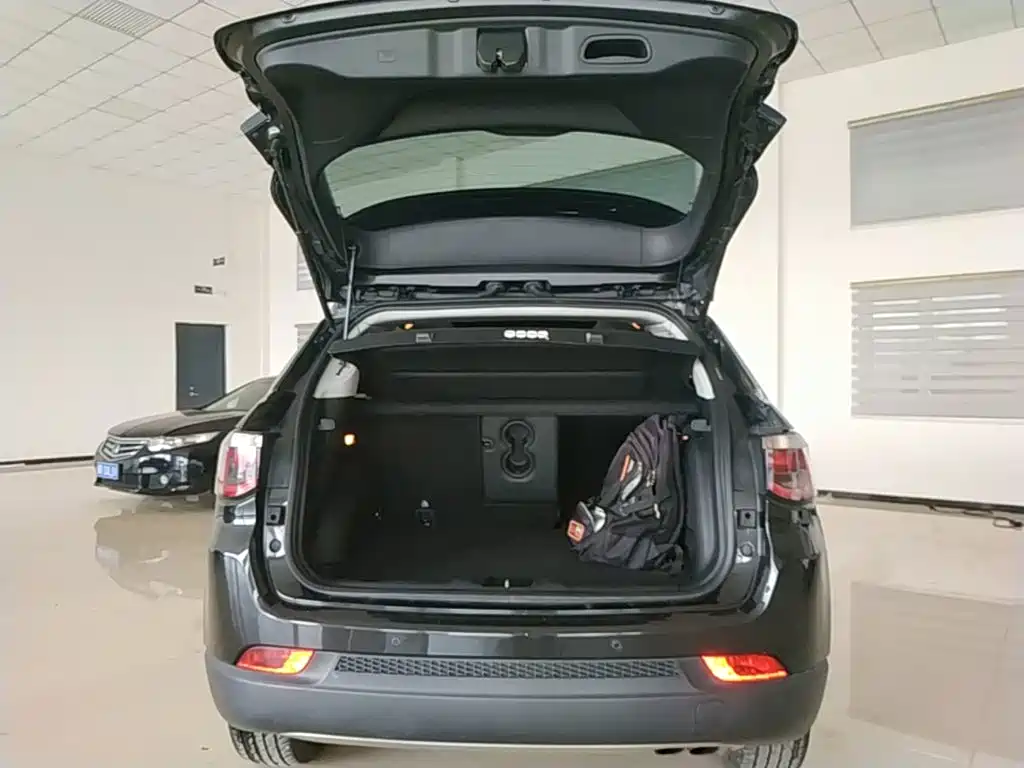 Jeep Compass — миниатюра 19