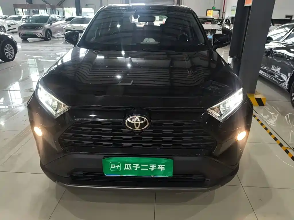 Toyota RAV4 — миниатюра 3