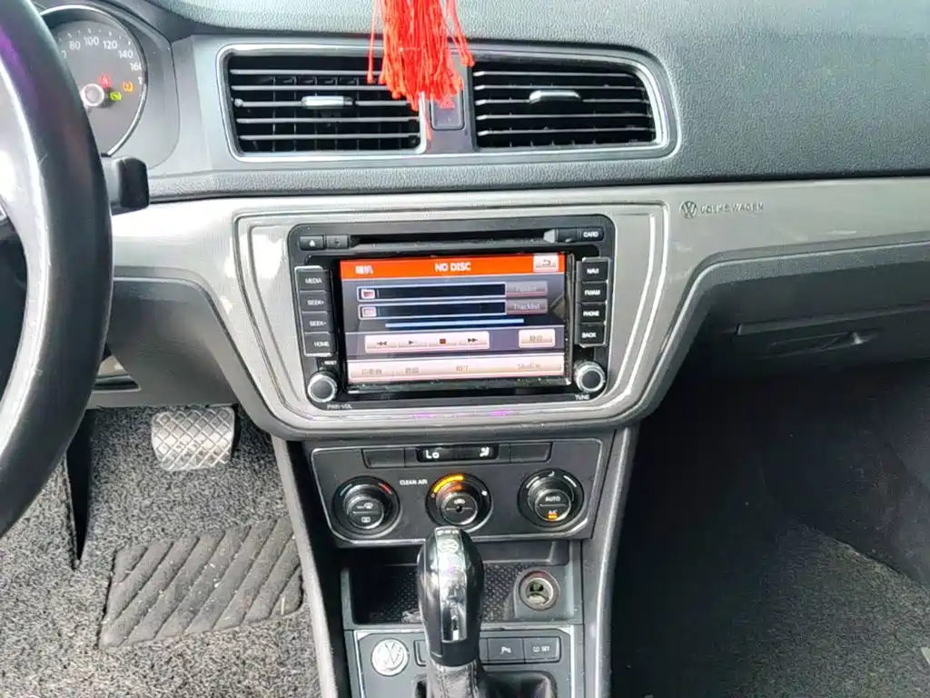Volkswagen Lavida — миниатюра 13