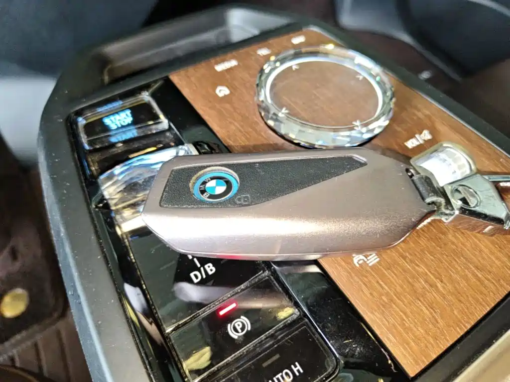 BMW iX — миниатюра 9