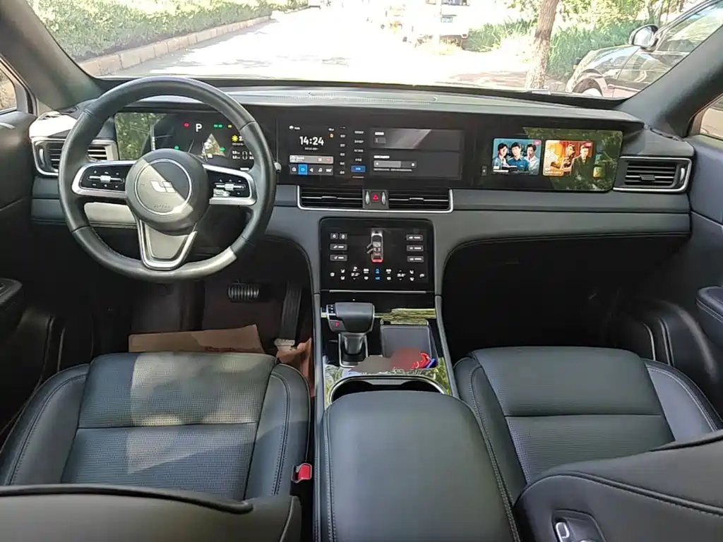 Li Auto Li ONE — миниатюра 10