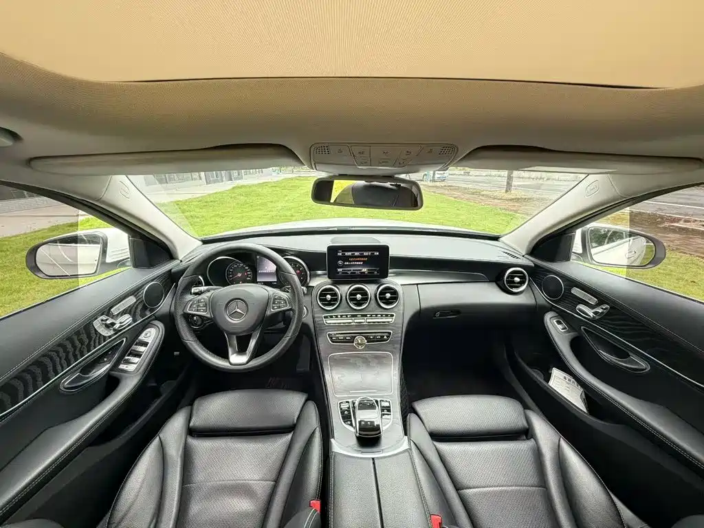 Mercedes-Benz C-Class — миниатюра 6