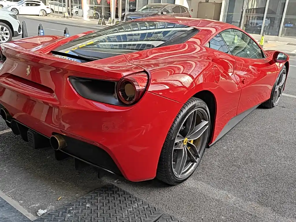 Ferrari 488 — миниатюра 7
