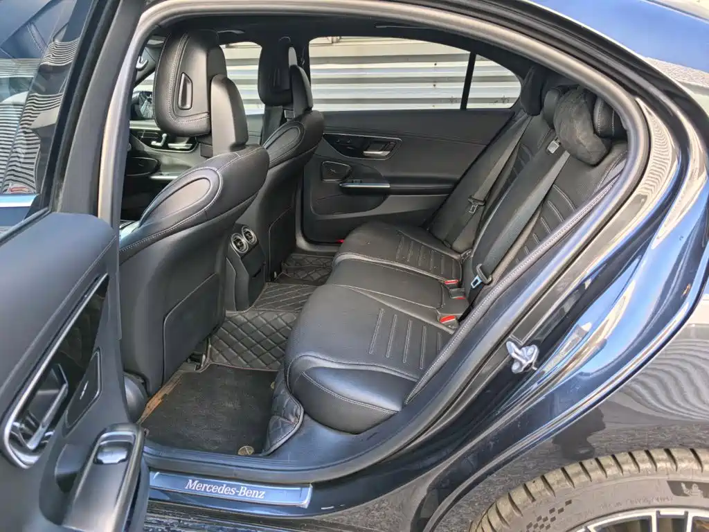 Mercedes-Benz C-Class — миниатюра 15