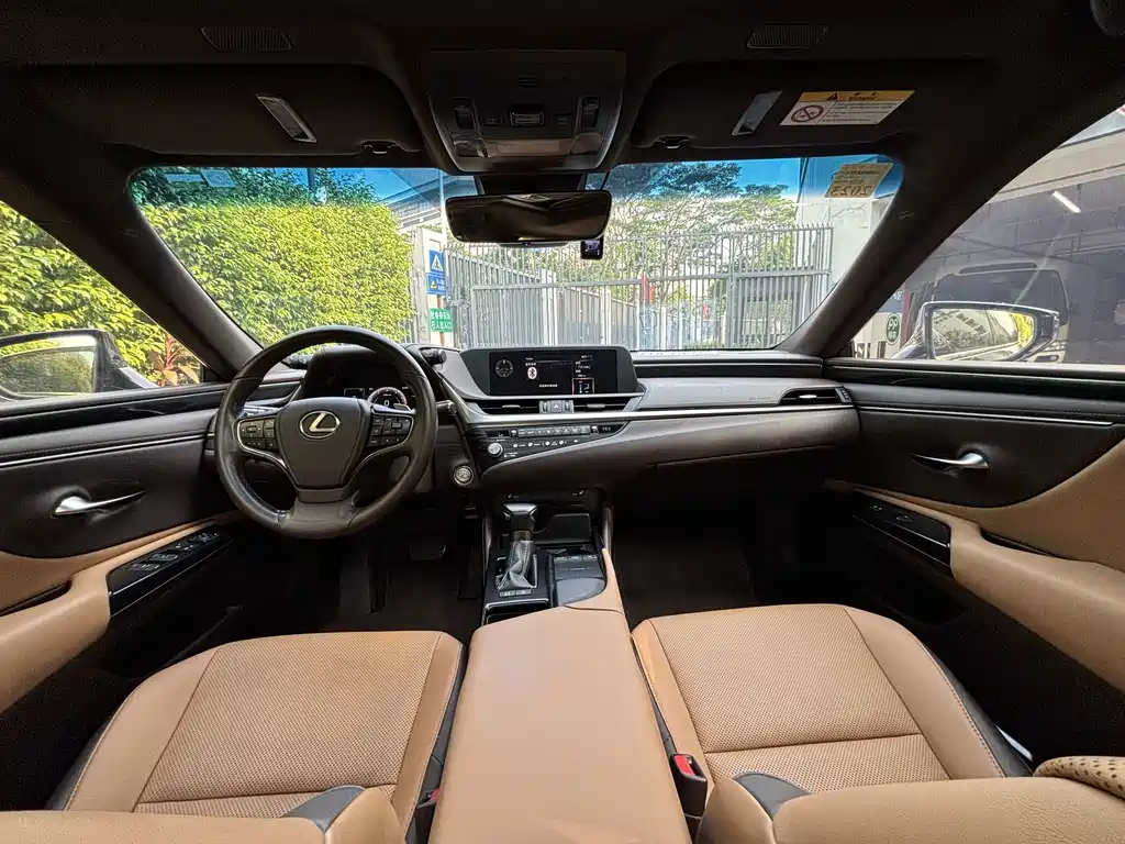Lexus ES — миниатюра 9