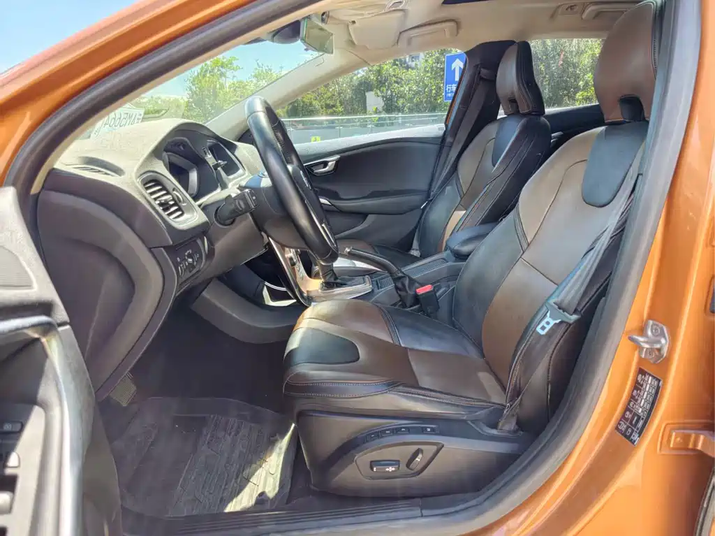 Volvo V40 — миниатюра 8