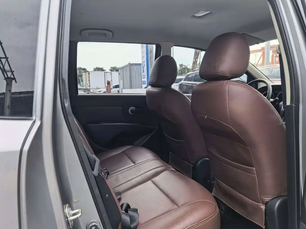 Nissan Livina — миниатюра 6