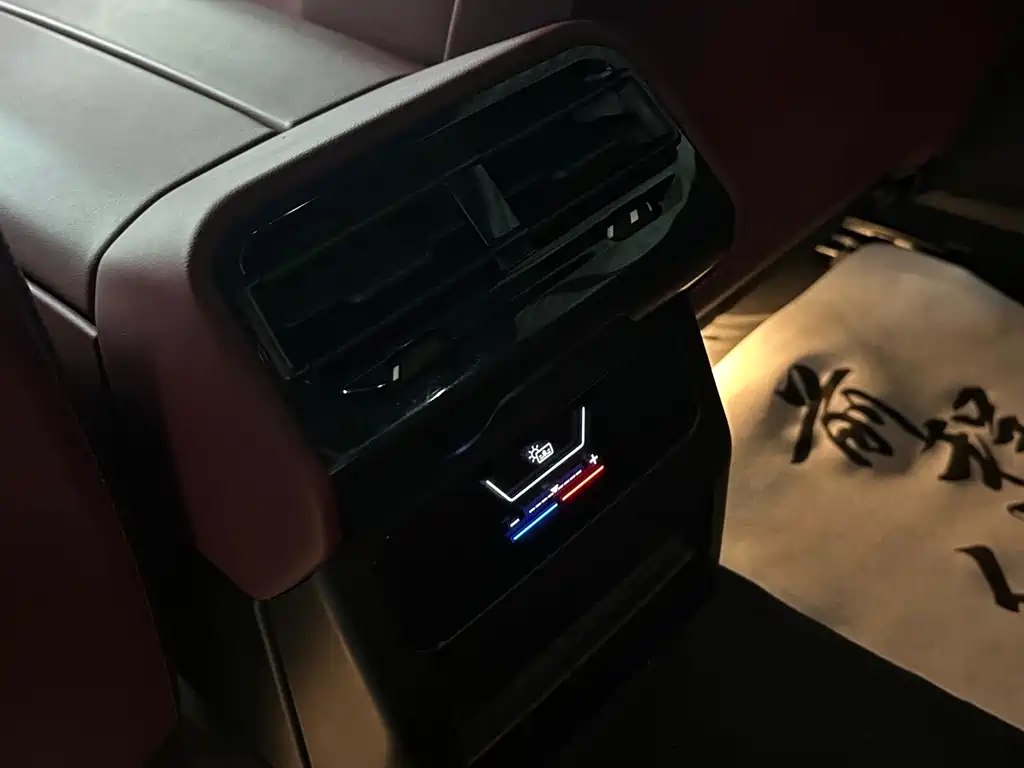 BMW 5 Series — миниатюра 19