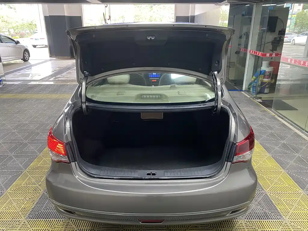 Nissan Sylphy — миниатюра 8