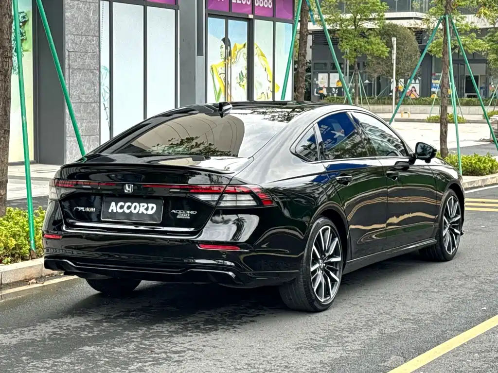 Honda Accord — миниатюра 9