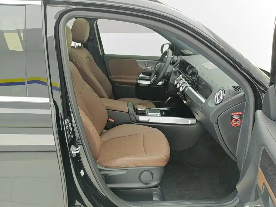 Mercedes-Benz GLB — миниатюра 8