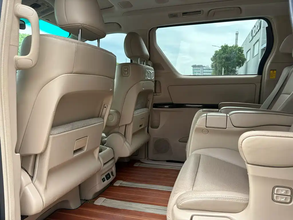 Toyota Alphard 2012 3.5L Luxury