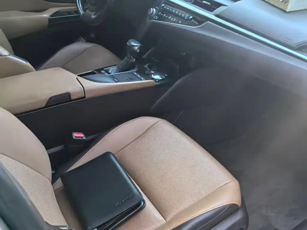 Lexus ES — миниатюра 9