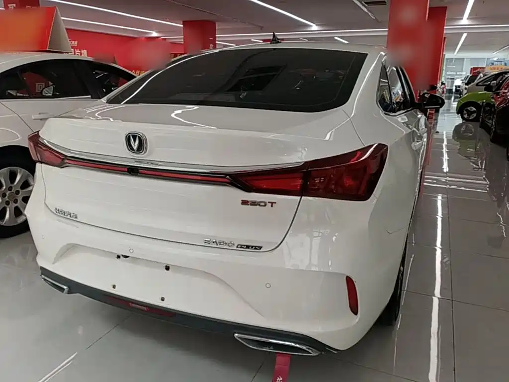 Changan Eado — миниатюра 6
