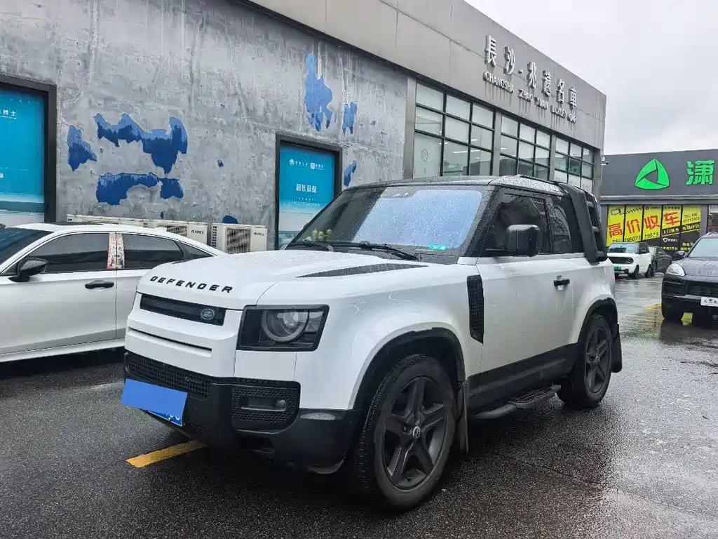Land Rover Defender 2022
