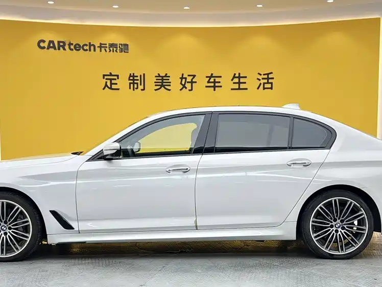 BMW 5 Series — миниатюра 7
