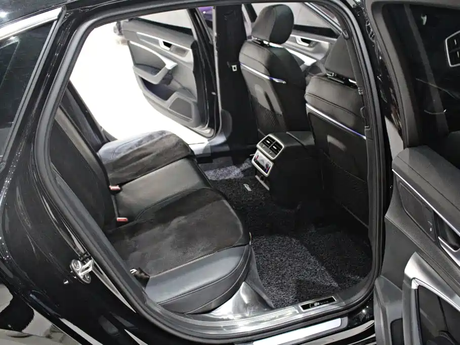 Audi A6L — миниатюра 12