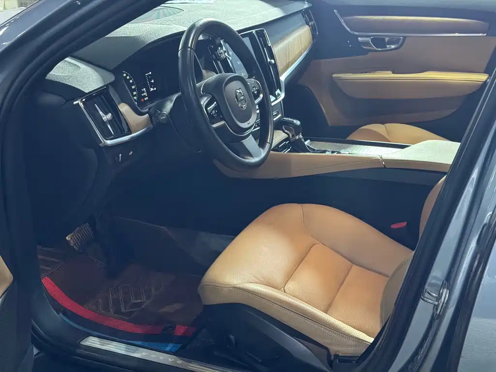 Volvo S90 — миниатюра 9