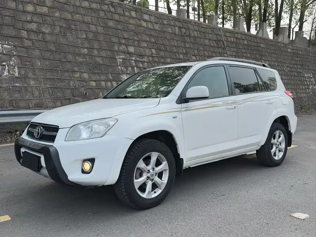 Toyota RAV4 2011