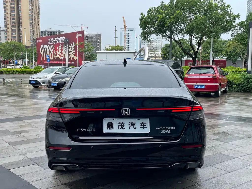 Honda Accord — миниатюра 4